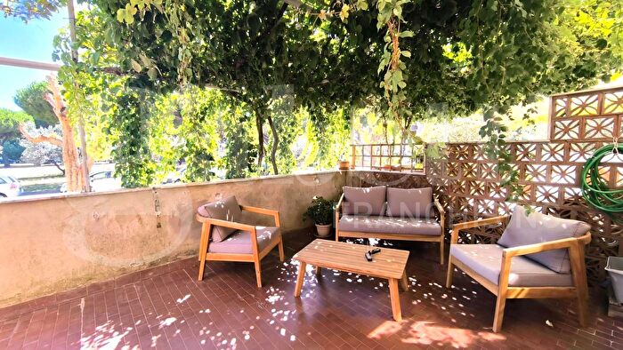 Appartamento con 5 locali in vendita in Via Morandi, Follonica