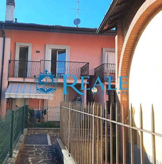 Appartamento bilocale in affitto in Piazza Macroom Marcallo con Casone, Marcallo Con Casone