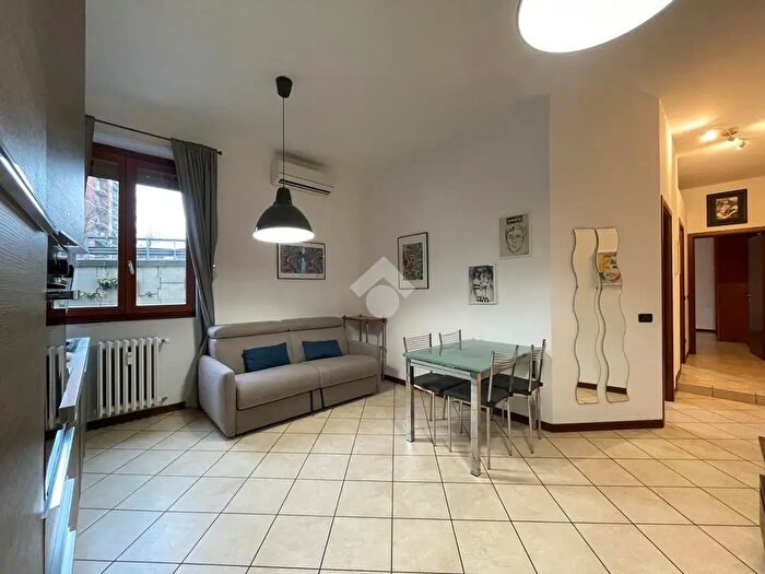 Appartamento trilocale in vendita in Via Giovanni Schiavoni, Milano