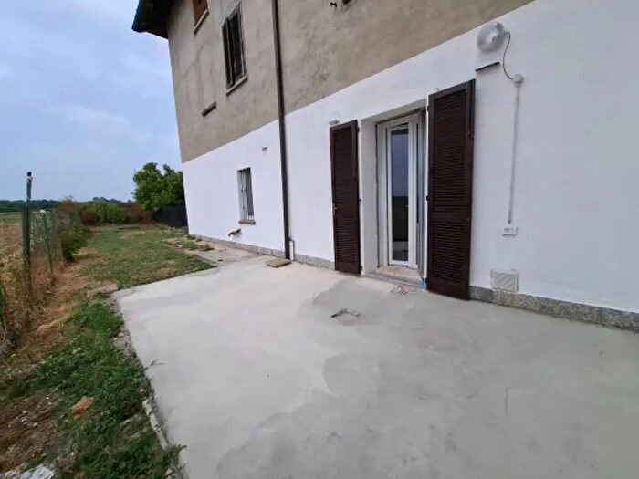 Appartamento trilocale in vendita in Via Piatti, Turate
