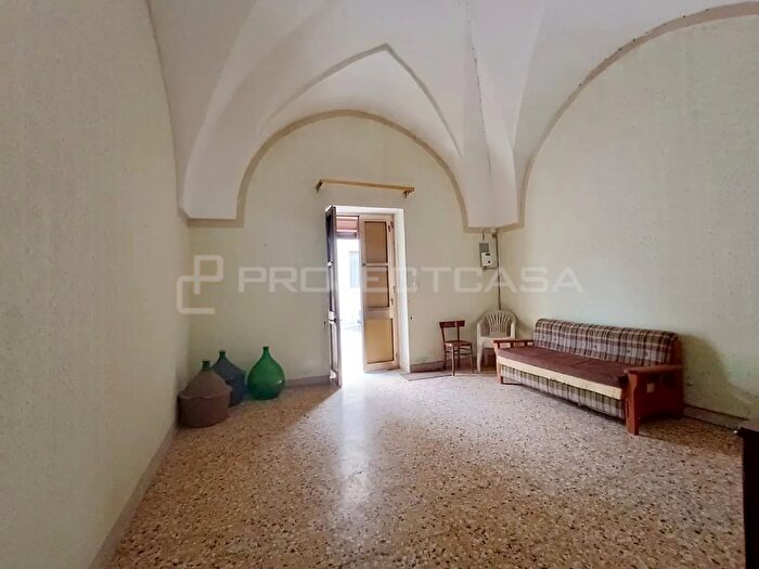 Casa con 9 locali in vendita in Via Benedetto Croce, Cursi