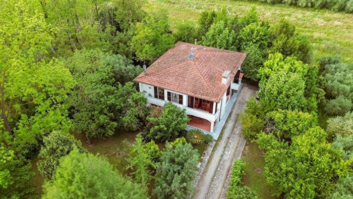 Casa con 10 locali in vendita in San Giuliano Terme