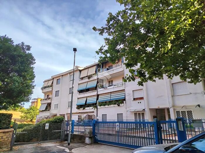 Appartamento quadrilocale in vendita in Piazza Dietrich, Albano Laziale