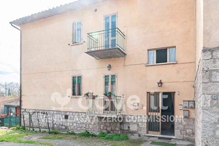 Appartamento trilocale in vendita in Via Grossetana, Montalcino