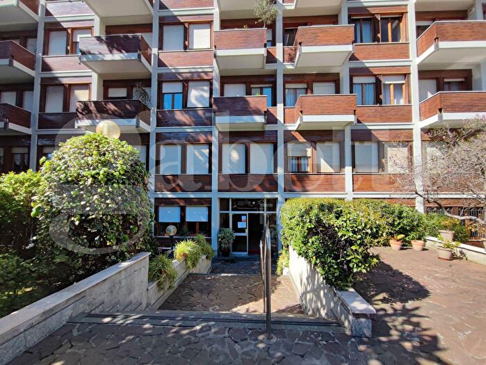 Appartamento monolocale in affitto in Via San Benigno, Milano