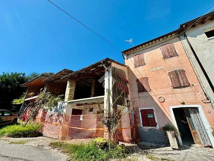 Casa trilocale in vendita in Via Chiesa Monfumo, Monfumo