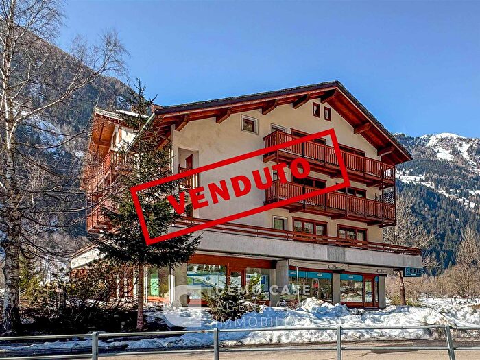 Appartamento trilocale in vendita in Via Leonardi, Campodolcino