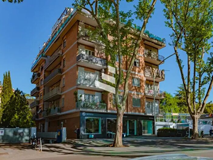 Appartamento trilocale in vendita in Via della Magliana, Roma