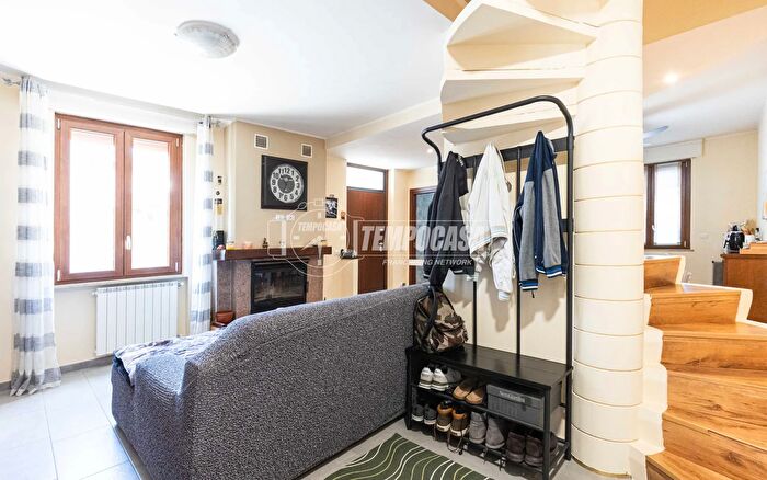 Case in Vendita e in Affitto - 3