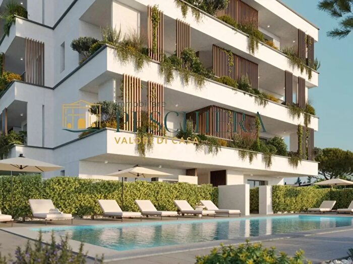 Appartamento trilocale in vendita in Via Petrarca, Peschiera Del Garda