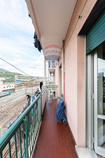 Appartamento quadrilocale in vendita in Via Carlo Orgiero, Genova