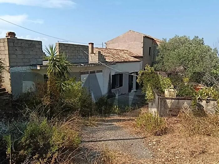 Casa con 5 locali in vendita in San Demetrio Corone