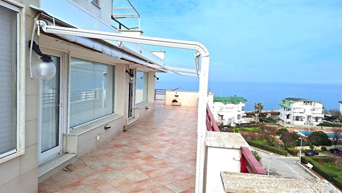 Appartamento trilocale in vendita in Viale Grotta della Regina a, Bari