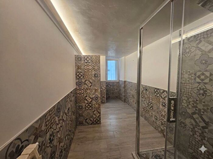 Appartamento con 5 locali in affitto in Via Montenegro, Umbertina Madonnella, Bari