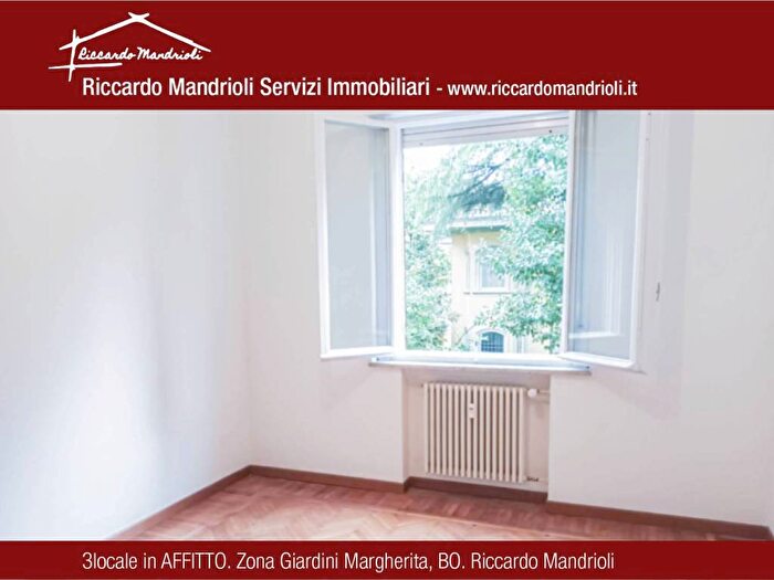 Appartamento trilocale in affitto in Via Santa Chiara, Colli Murri, Bologna