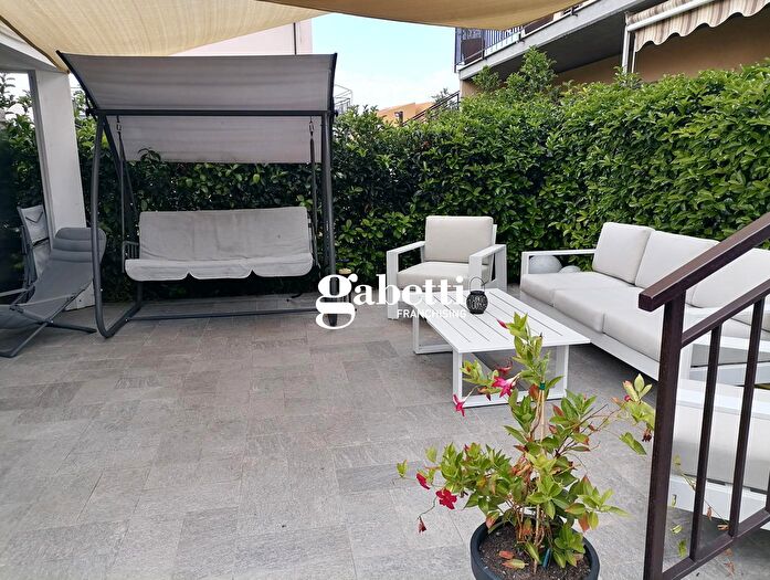 Casa trilocale in vendita in Campofelice Di Roccella