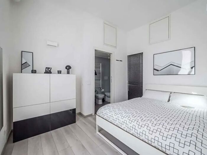 Appartamento monolocale in affitto in Via Cola Montano, Milano