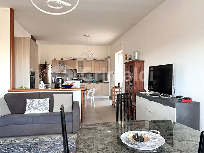 Appartamento con 7 locali in affitto in Via Giacomo Puccini, Lecce