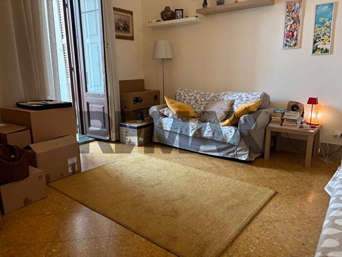 Appartamento trilocale in affitto in Piazza Giuseppe Garibaldi, Murat, Bari