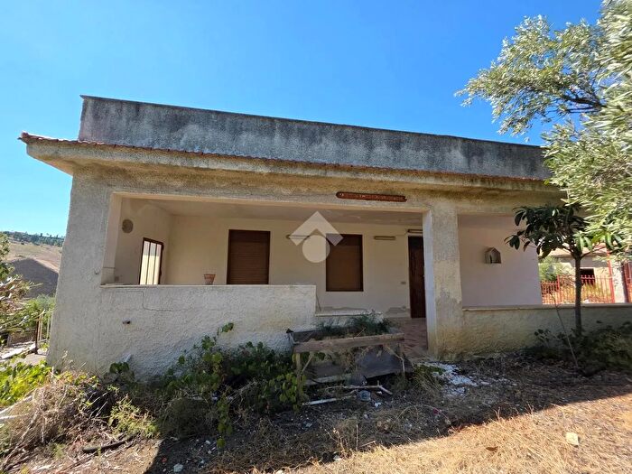 Casa quadrilocale in vendita in Contrada Masseria dAmari, Misilmeri