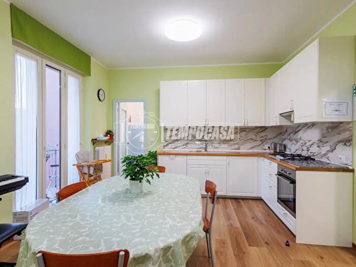 Appartamento quadrilocale in vendita in Via Pietro Mascagni, Parma