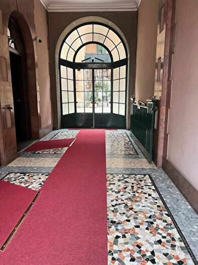 Appartamento trilocale in vendita in Piazza Giuseppe Grandi, Milano