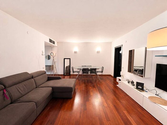 Appartamento bilocale in affitto in Via Fratelli Bronzetti, Indipendenza, Milano