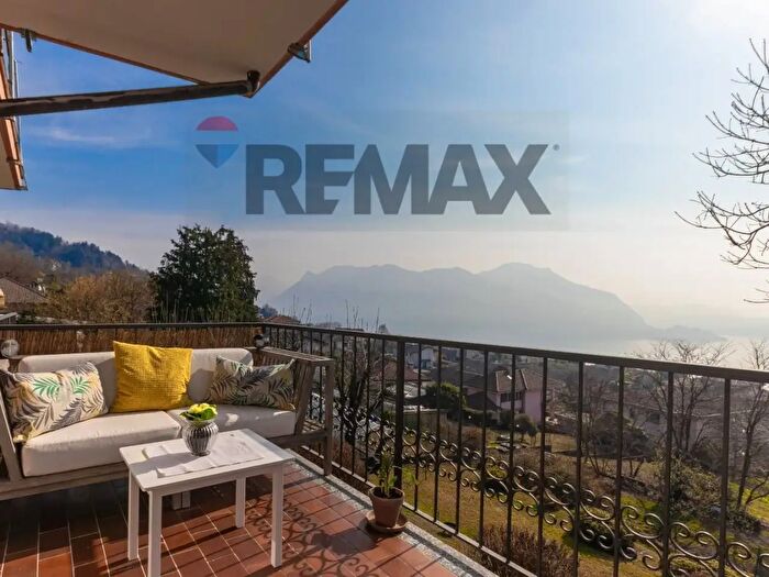 Appartamento trilocale in vendita in Via Firenze, Arizzano