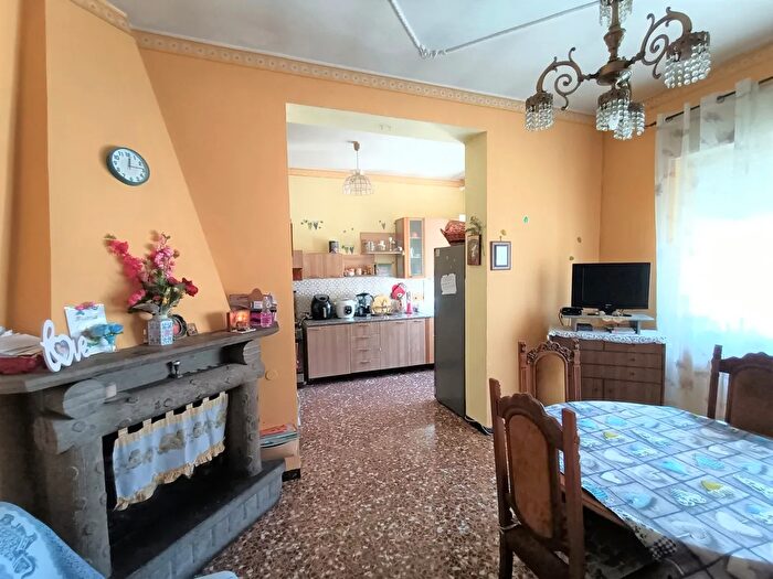 Appartamento con 5 locali in vendita in Via Palombara Snc, Vasanello