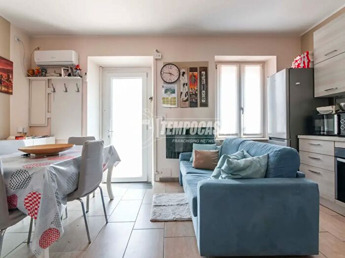 Appartamento monolocale in vendita in Via Roma, Gorla Minore