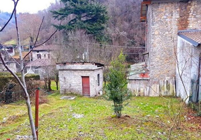 Casa con 5 locali in vendita in Cene