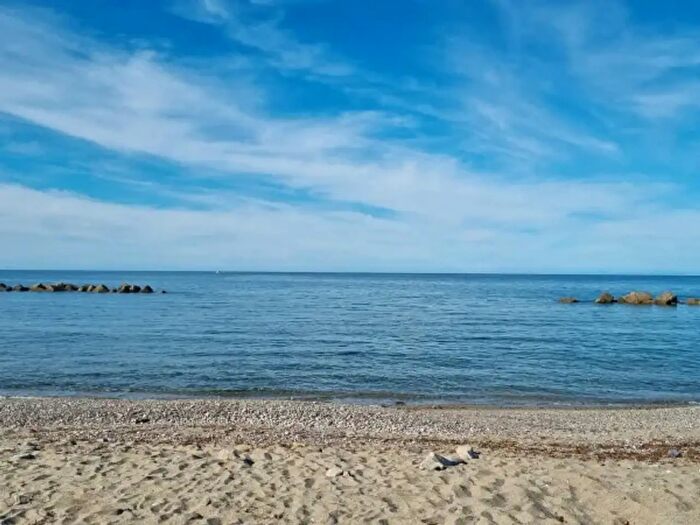 Appartamento trilocale in vendita in Lungomare Acqualadroni, Messina