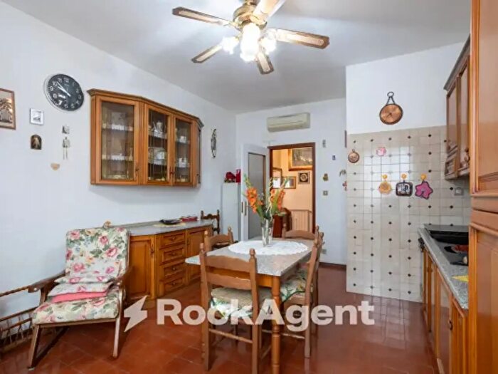 Appartamento trilocale in vendita in Via Marco Mastacchi, Livorno