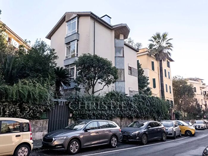 Casa con 15 locali in vendita in Via Appennini, Roma