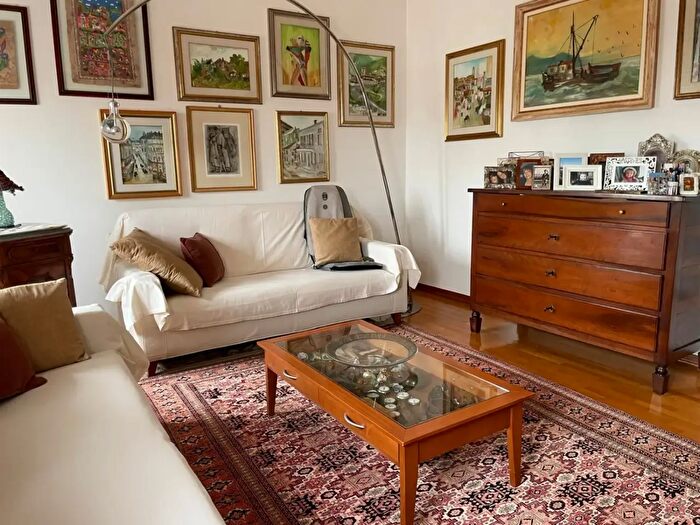 Appartamento quadrilocale in vendita in Via Luigi Zoni, Piacenza