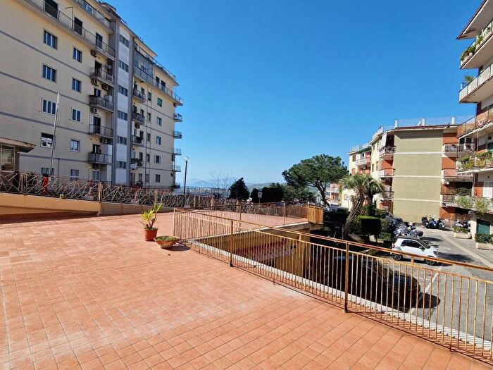 Appartamento bilocale in affitto in Via Michelangelo da Caravaggio, Fuorigrotta, Napoli