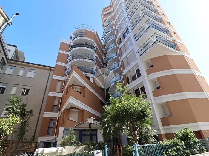 Appartamento trilocale in vendita in Via Grado, Giulianova