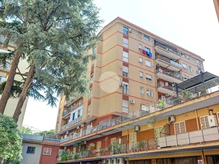 Appartamento trilocale in vendita in Via Prenestina, Roma