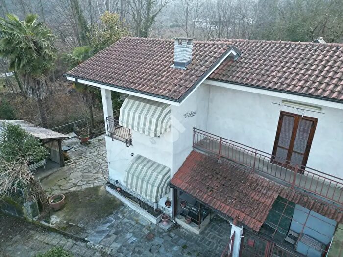 Casa con 6 locali in vendita in Via Cave, Bagnolo Piemonte