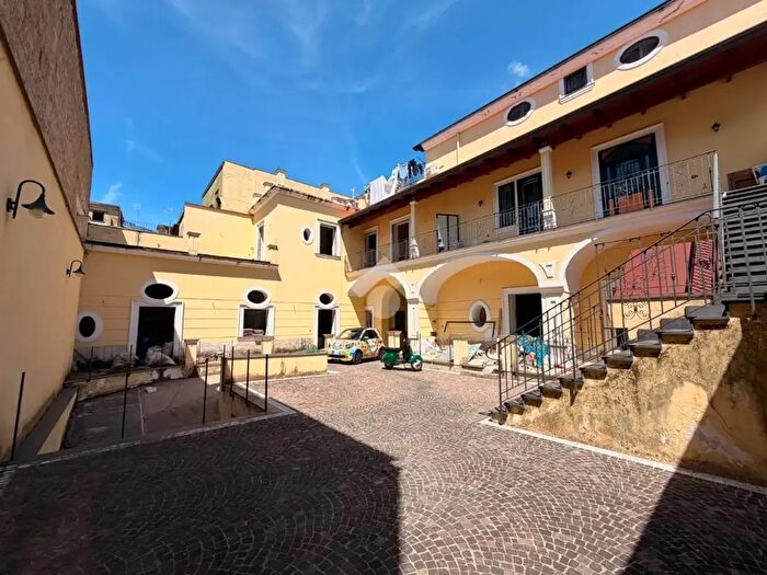 Appartamento trilocale in vendita in Via Torre, Mugnano Di Napoli