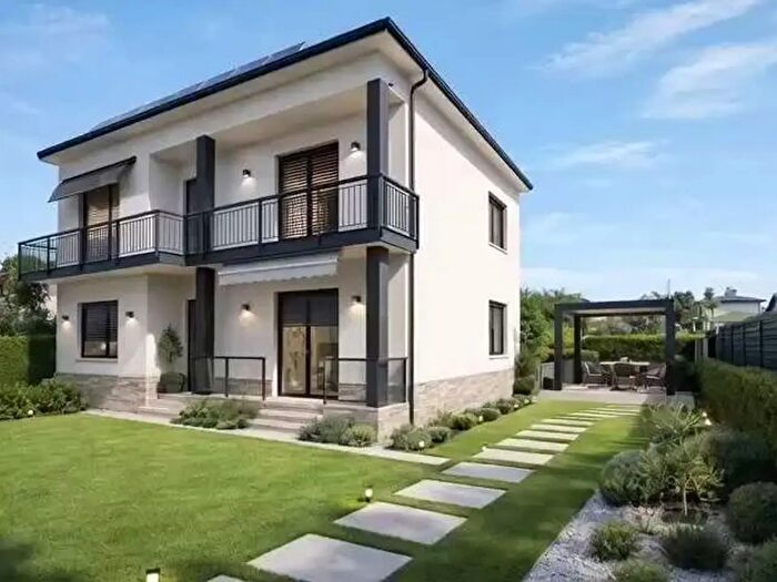 Appartamento quadrilocale in vendita in Via Dante Alighieri, Fenegro