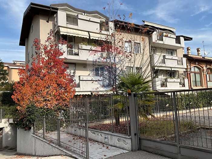 Appartamento trilocale in vendita in Via SantAnna, Arese