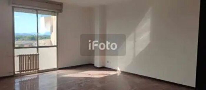 Appartamento trilocale in vendita in Via Tirana, Padova