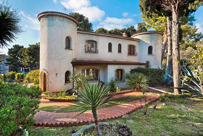 Casa con 20 locali in vendita in Bordighera, Bordighera