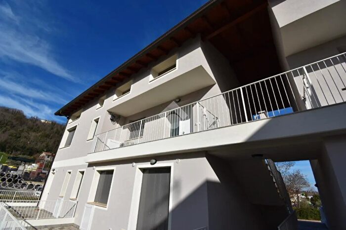 Appartamento trilocale in vendita in Via Santa Maria del Piano di Sotto, MontescudoMonte Colombo