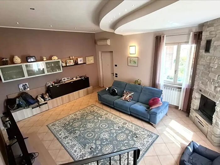 Casa quadrilocale in vendita in Piacenza