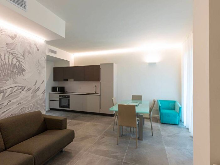 Appartamento bilocale in affitto in Via Bianca Ceva, Bisceglie, Milano