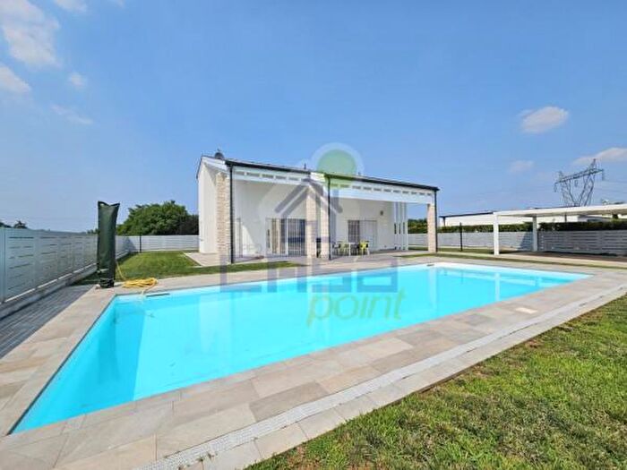 Casa quadrilocale in vendita in Via Grezze, Desenzano Del Garda