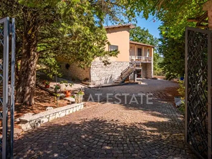 Casa con 6 locali in vendita in Acquasparta
