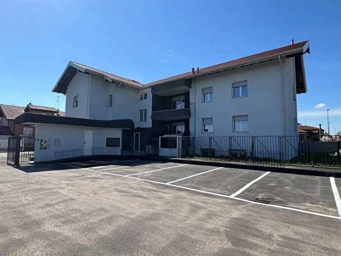 Appartamento quadrilocale in vendita in Ossona